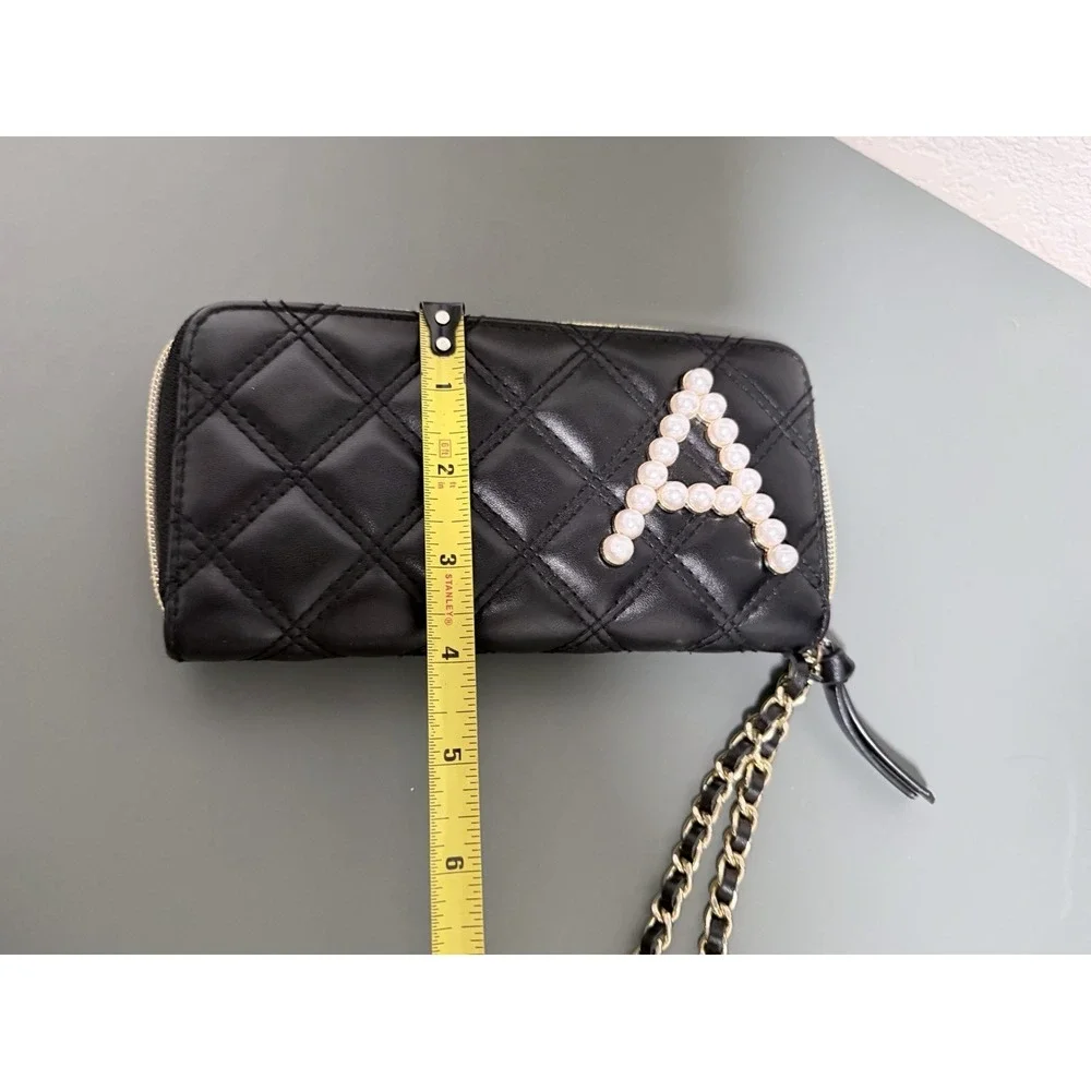 CLAIRE'S QUILTED FAUX LEATHER‎ PEARL INITIAL 
